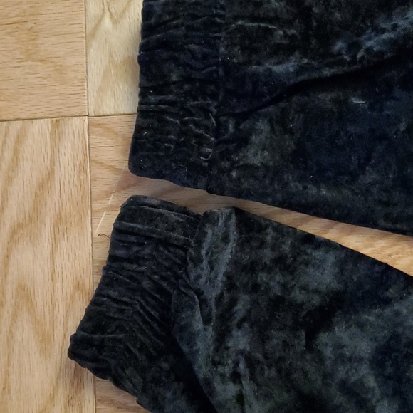 Zara Crushed Velvet Jog Suit with Hood - Picture 5 of 8